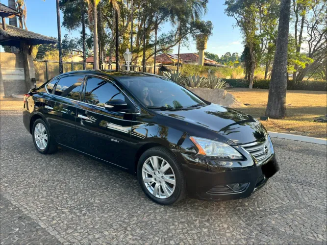 Nissan Sentra SL 2.0/ 2.0 Flex Fuel 16V Aut. 2016