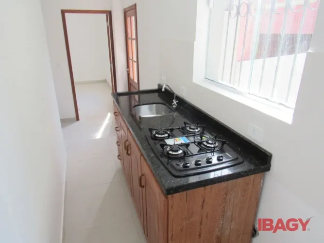 Excelente Apartamento 1 dormitório(s) em Carvoeira - Florianópolis