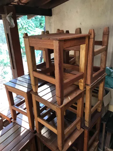 Banquinho Tamborete de eucalipto 