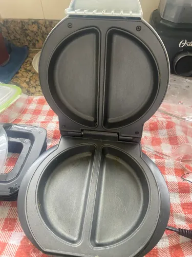 Omeleteira Britânia 850w