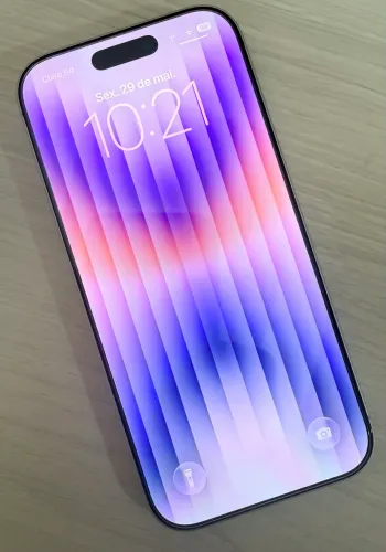 iPhone 17 (256g) pouquíssimo usado. Comprado em Março/26.