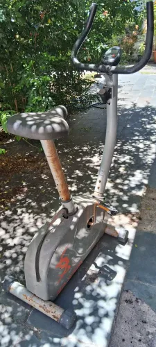 Bicicleta Ergométrica barata (precisa trocar pedais e tirar oxidação).