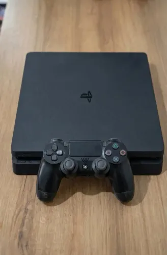 Ps4 Slim desbloqueado.