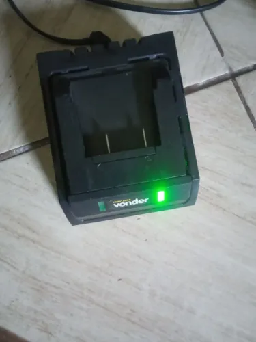 Vendo carregador e bateria da vonder