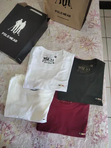 Vendo 4 camisetas tamanho P novas, nunca usadas