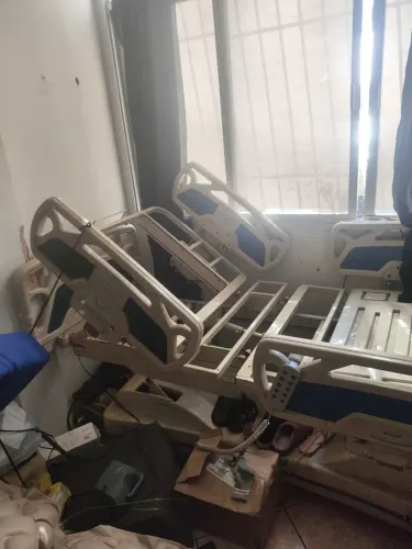 Cama hospitalar com espuma D20 e colchão inflável