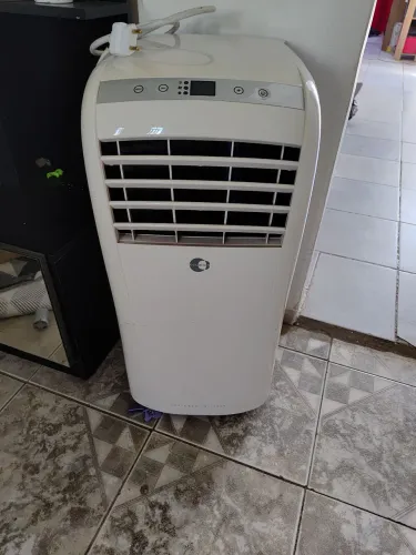 AR CONDICIONADO PORTÁTIL COM CONTROLE