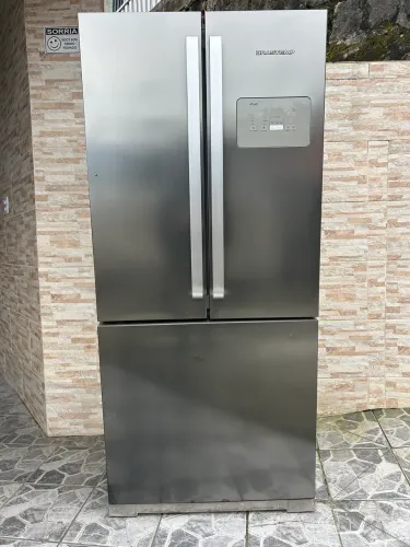 Geladeira Brastemp Side By Side 3 portas Inox