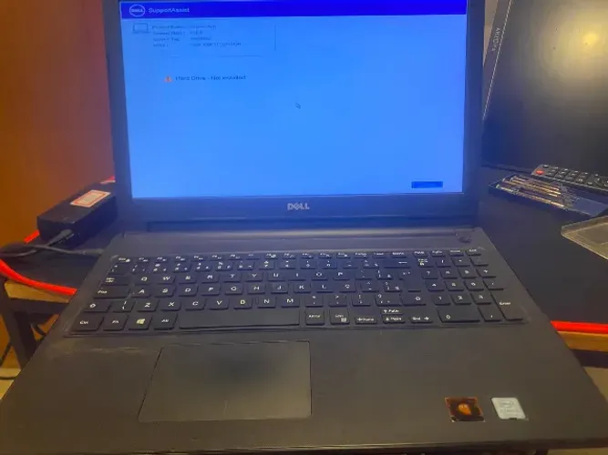 Dell Inspiron 15 3576 - Intel Core i5 | 16 GB RAM | Radeon 520 2 GB