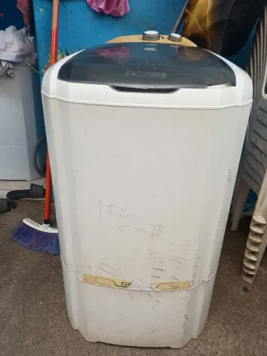 Vendo um tanquinho colormaq