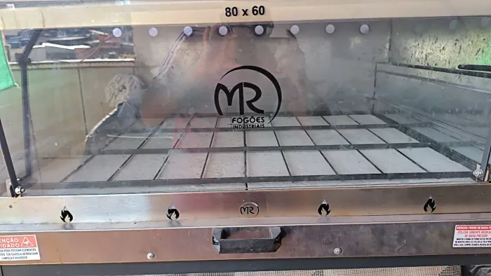 Forno refratário