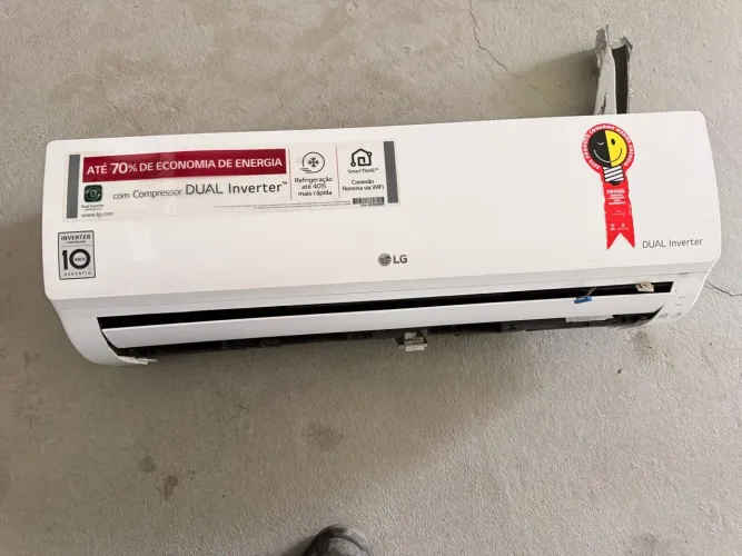 Evaporadora de Ar Condicionado Split LG Dual INVERTER 9.000 BTUs