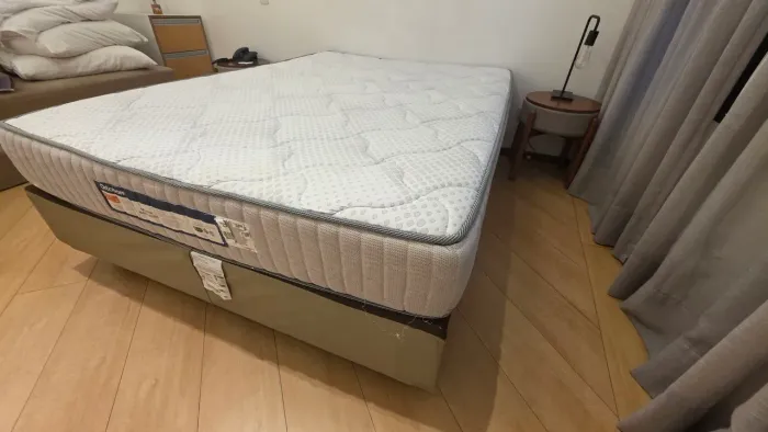 Cama casal Ortobom com colchão