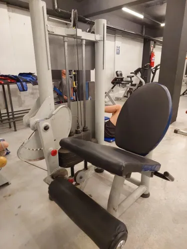 EQUIPAMENTO CADEIRA EXTENSORA