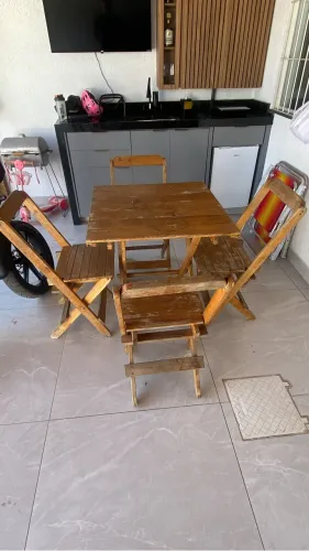 Vendo mesa de madeira