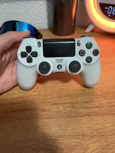 Controle Ps4 (Dualshock) Branco 1 mês de uso