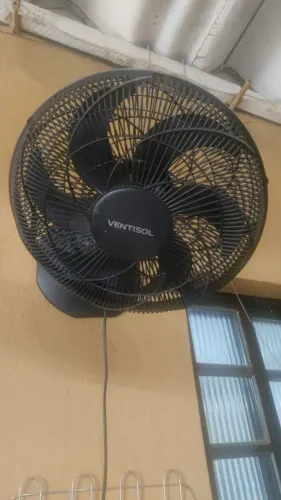 Dois ventiladores em ótimo estado 