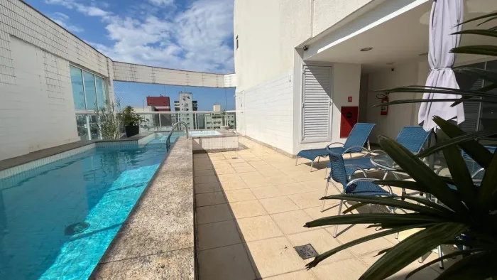Lívia Machado aluga apto de 130m² 03 quartos com suíte na Praia do Canto, Vitória-ES