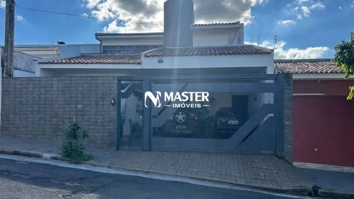 Sobrado com 4 dormitórios à venda, 230 m² por R$ 600.000,00 - Jardim Cristo Rei - Marília/