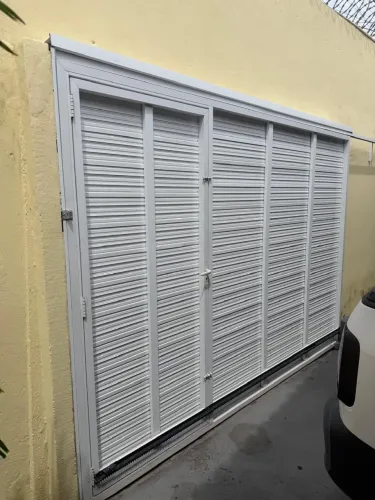 Vende portão de Alumínio com motor