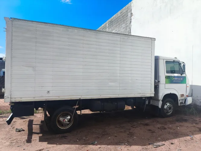 CAMINHÃO VW 8.120 COM BAÚ TÉRMICO - R$ 105.000 À VISTA NO PIX