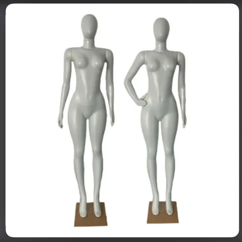 Três Manequins Femininos - Ótimo Estado