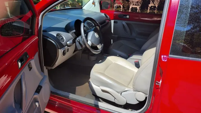 Volkswagen New Beetle 2.0 MI Mec./aut. 2010