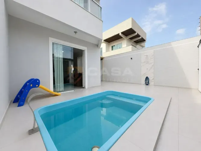 Casa Duplex Porteira Fechada com 2 Suítes e Piscina a Poucos Passos da Praia