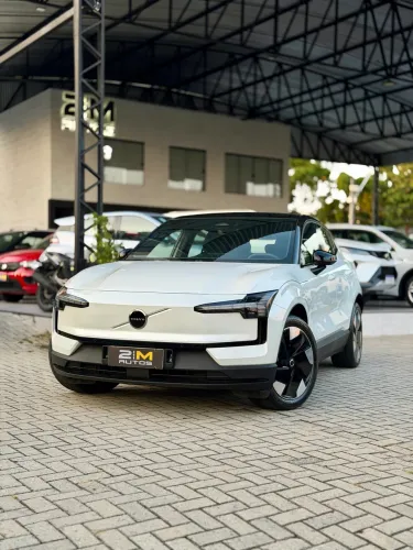 Volvo EX30 E60 Plus (elétrico) 2024