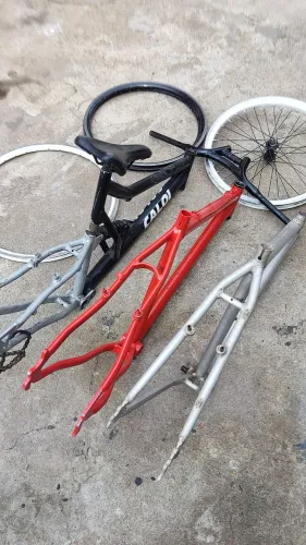 Vendo peças de bicicleta