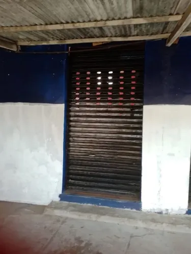 ALUGO 2 salões para comércio ou residência na Zona Sul