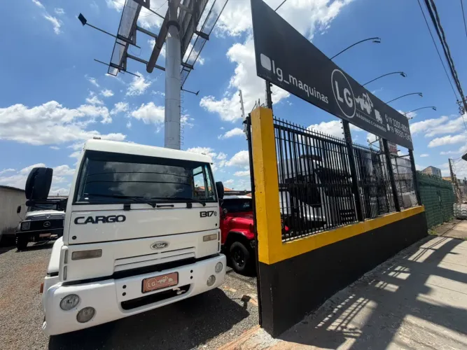 Vendo caminhão  1317 ano 2009