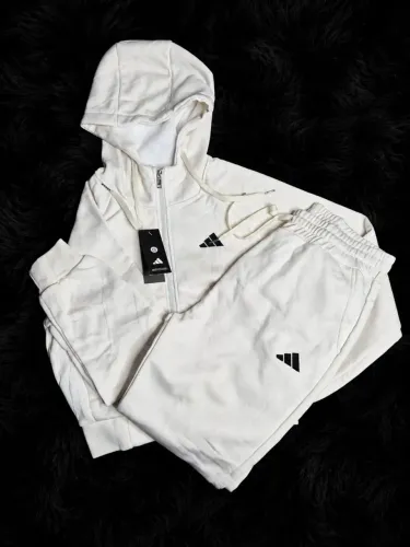 Conjunto Nike e Adidas