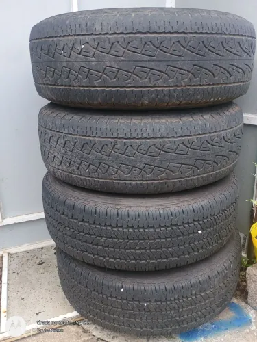 PNEUS caminhonete / VAN medida: 245/70 R16 ótimo estado