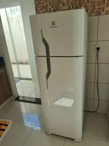 Geladeira Electrolux 127V Cycle Defrost 260L Super Freezer Duplex Branca (DC35A)