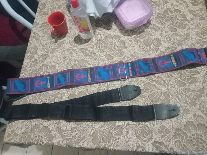 Correias violão, baixo e guitarra