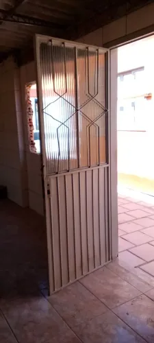 Porta externa de ferro 80x 2,10