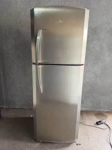 Geladeira continental inox 490 litros