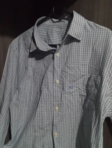 camisa social xadrez ad lifestyle