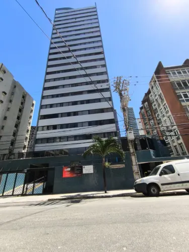 Alugo apartamento com 3 quartos, suíte e 2 vagas em Boa Viagem - Recife - PE
