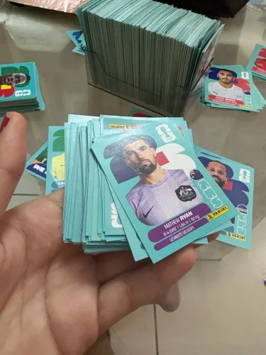 Kit com 100 figurinhas Panini originais copa do mundo