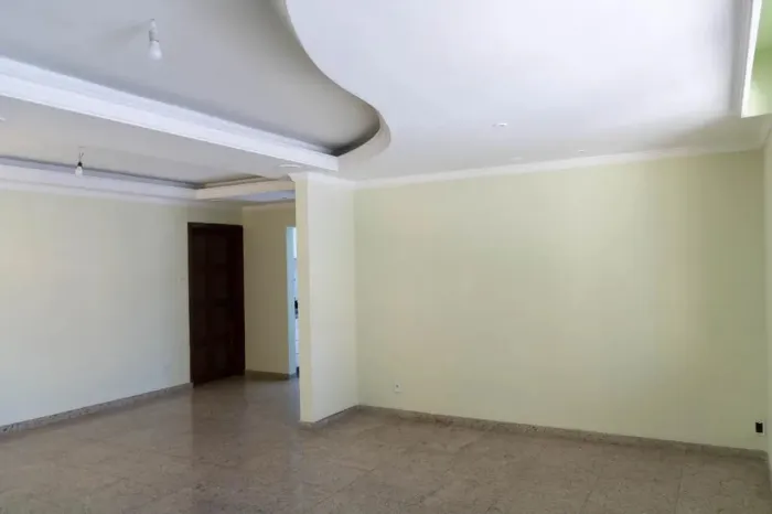 Casa à Venda - João Pinheiro, 4 Quartos, 155 m2