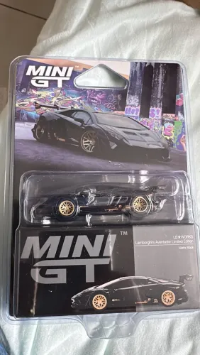 Mini GT Lamborghini Aventador