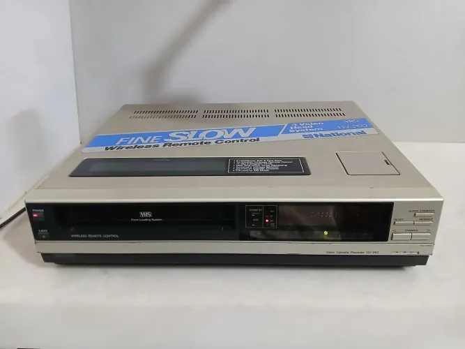 Vídeo Cassete Panasonic NV 260 com defeito 