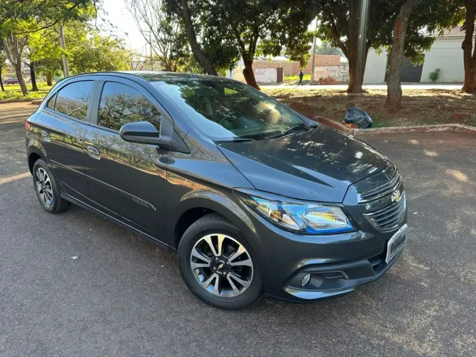 Chevrolet Onix Hatch LTZ 1.4 8V Flex Power Aut. 4P 2016