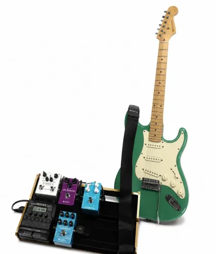 Guitarra Michael + jogo de pedais 