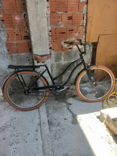 Bicicleta aro 26 bem conservada 400 reais pra vender logo