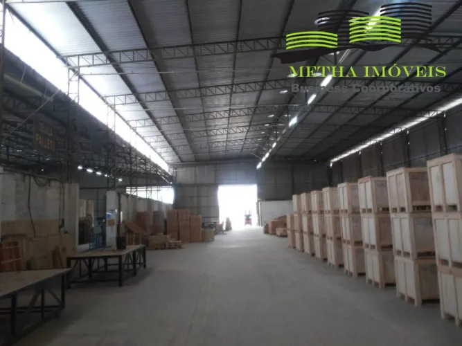GALPÃO COM TERRENO DE 9.000M² E 3.800M² DE ÁREA CONSTRUÍDA PERTO DA RODOVIA RAPOSO TAVARES
