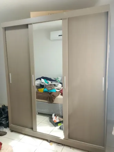 Vendo guarda roupa usado bem conservado entrega e montagem grátis
