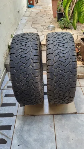 Par de Pneus Roadcruza RA1100 A/T 265/70 R17 115T Usados - Excelente Estado
